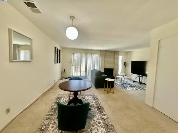 Alameda, CA 94502,3521 Oleander