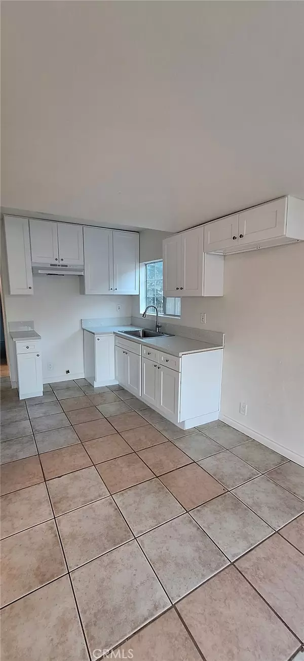 Los Angeles, CA 90011,859 E 53rd ST