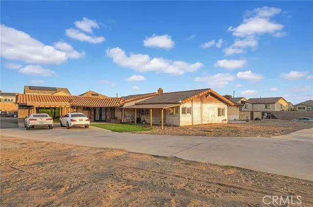851 S Acacia Ave, Rialto, CA 92376
