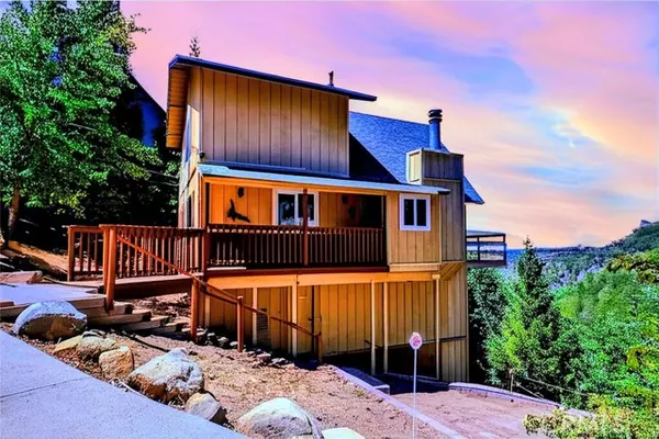 929 Trinity DR, Lake Arrowhead, CA 92352