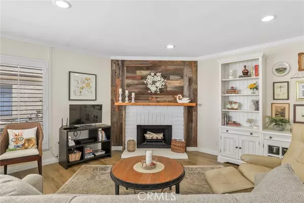 Signal Hill, CA 90755,2722 E 20th ST 202