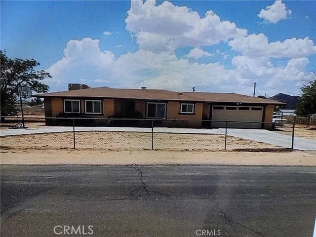 15420 Apache RD, Apple Valley, CA 92307