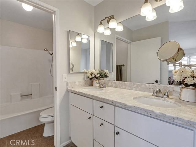 Irvine, CA 92604,43 Glenhurst 24