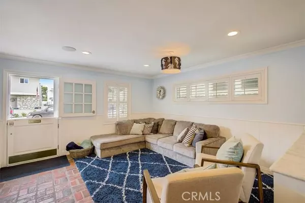 Newport Beach, CA 92661,2128 Miramar DR