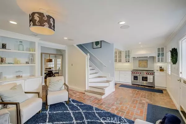 Newport Beach, CA 92661,2128 Miramar DR