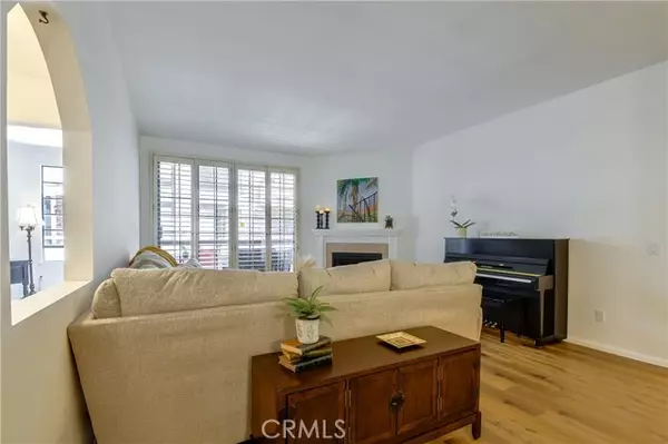 Encino, CA 91316,5534 Encino AVE 211