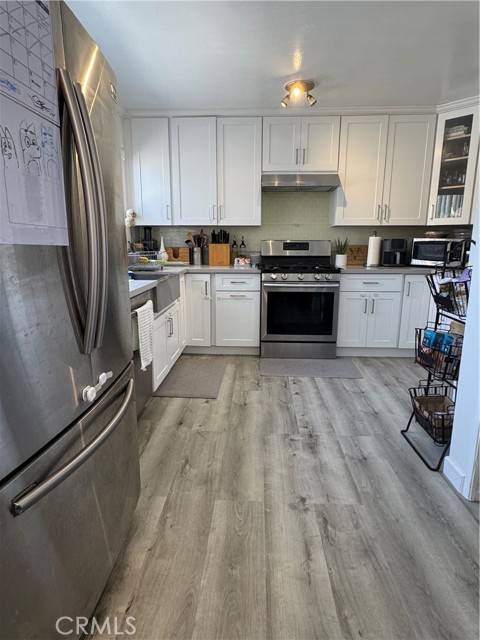 Glendale, CA 91206,300 N Isabel ST 21