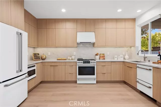 33 Winterfield RD, Irvine, CA 92602