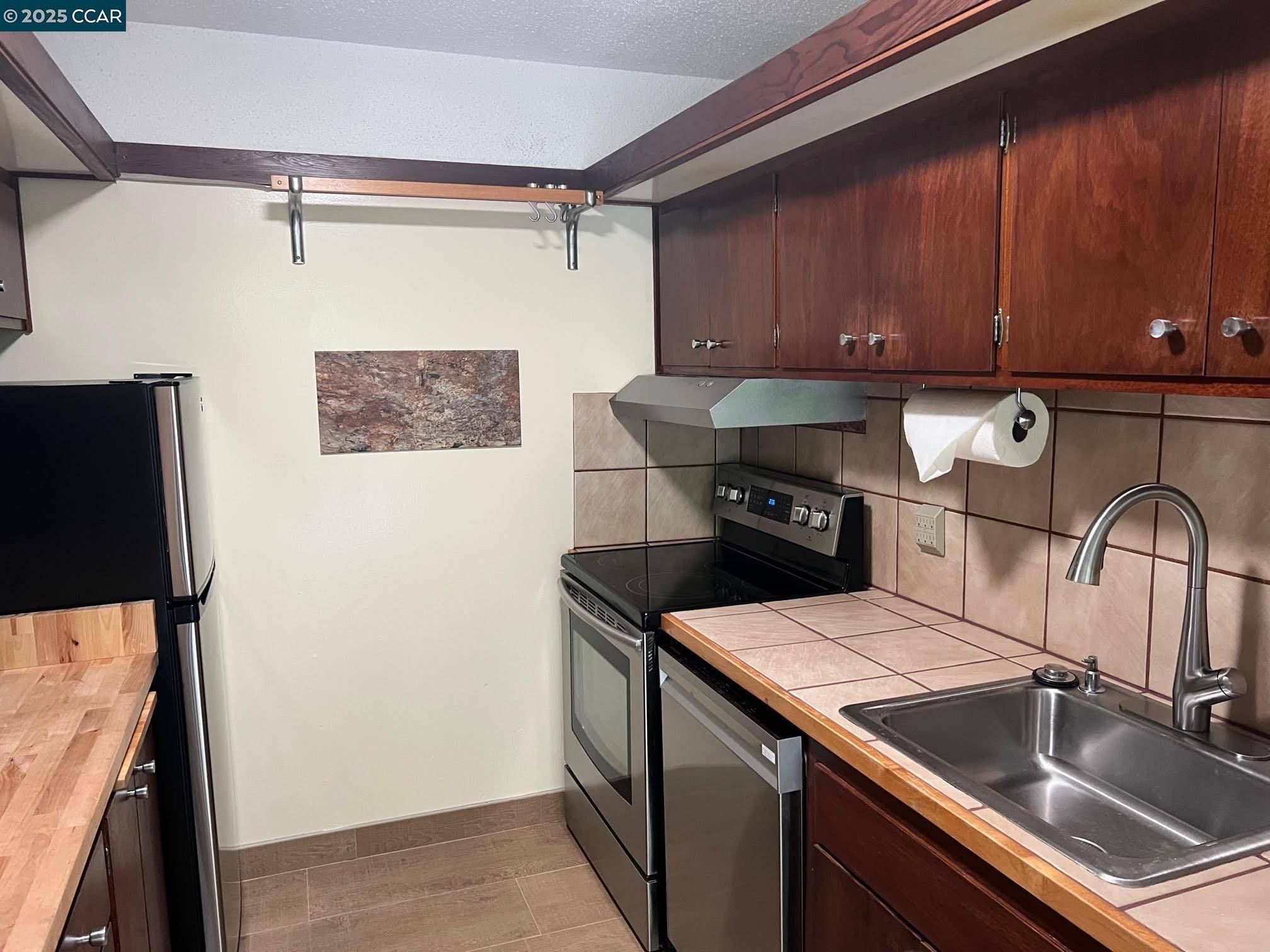 Orinda, CA 94563,67 Brookwood Rd 15