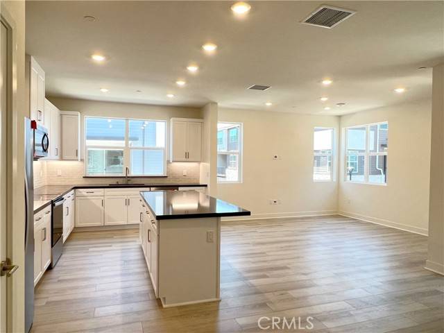 Ontario, CA 91764,3525 Indigo privado