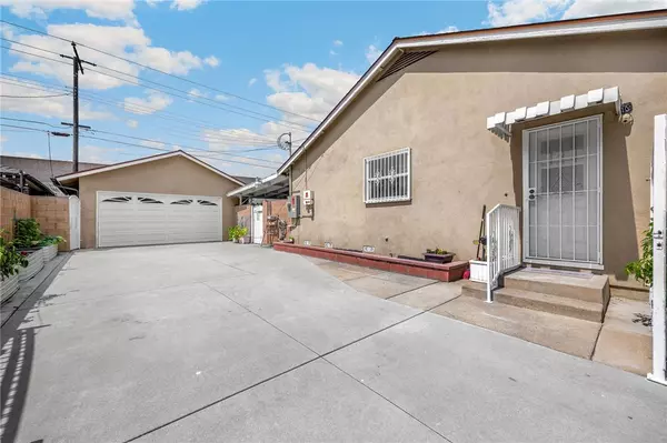 Fullerton, CA 92833,2142 W Houston AVE