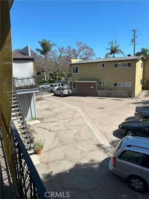 Santa Barbara, CA 93101,622 Kentia AVE