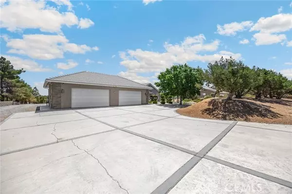 Oak Hills, CA 92344,8277 Macron ST