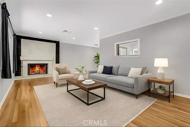7836 Hanna AVE, Canoga Park, CA 91304