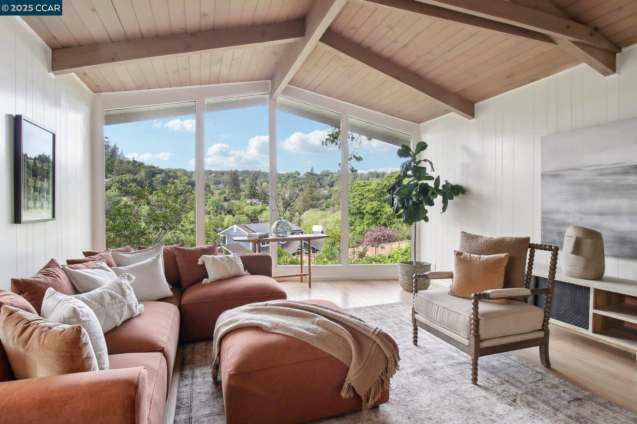 Orinda, CA 94563,30 La Cuesta Rd