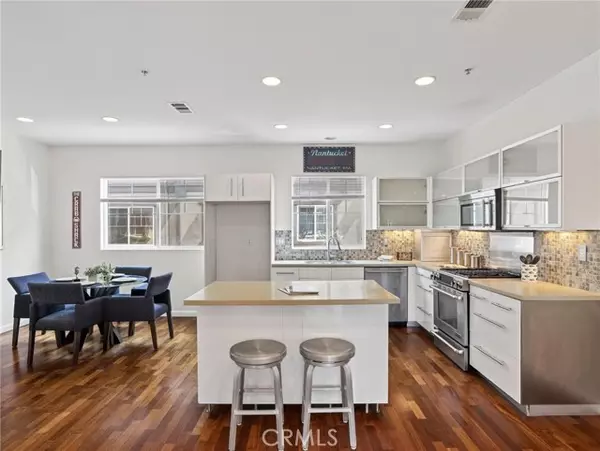 Harbor City, CA 90710,1285 Riverrock RD