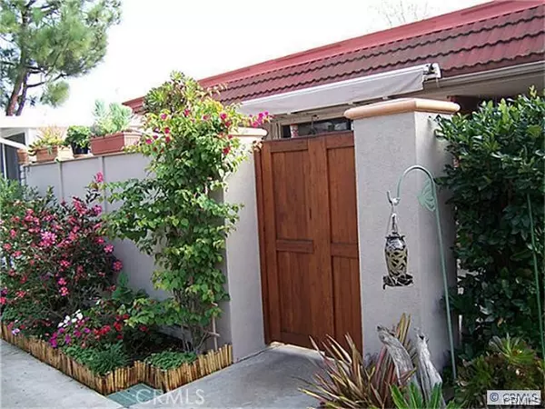 Laguna Woods, CA 92637,3135 Via Serena A
