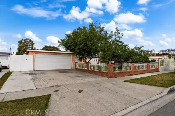 526 Nottingham AVE, Santa Ana, CA 92703