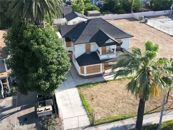 Riverside, CA 92507,2586 University AVE