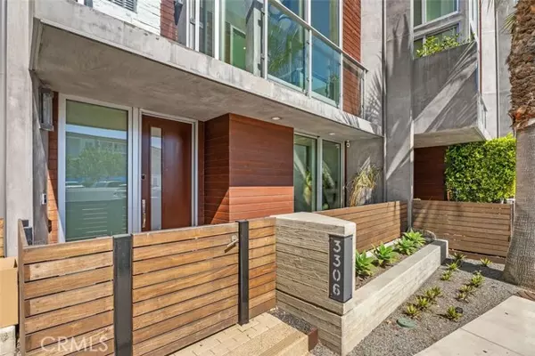 Newport Beach, CA 92663,3306 Via Oporto