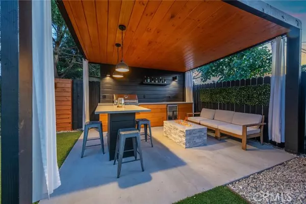Sherman Oaks, CA 91401,14328 Emelita ST