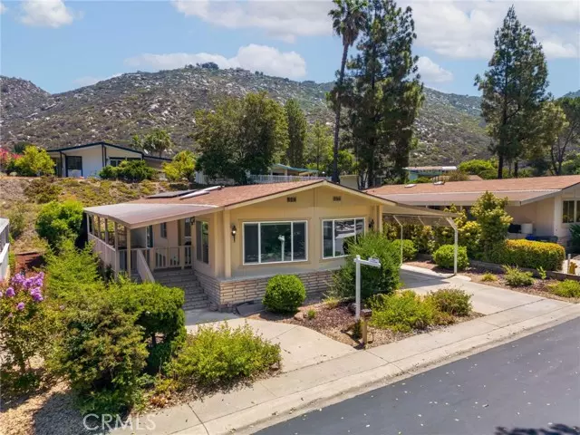 8975 Lawrence Welk 217, Escondido, CA 92026