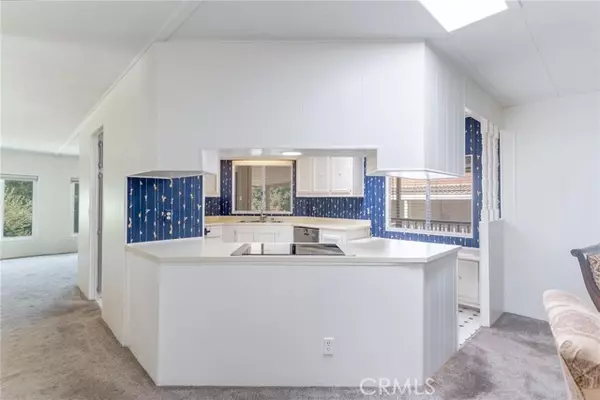 Escondido, CA 92026,8975 Lawrence Welk 217