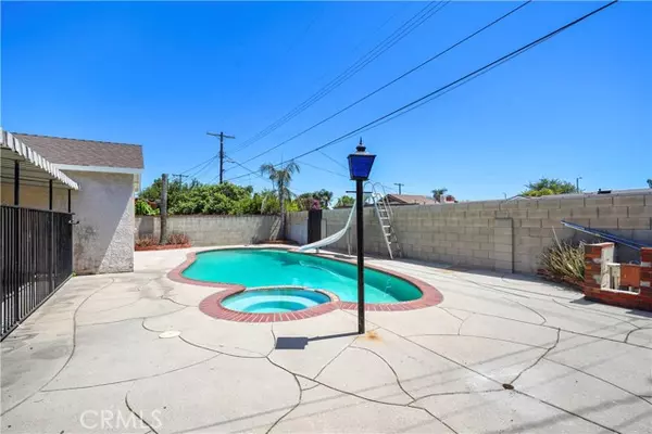 Arleta, CA 91331,10265 Lev AVE