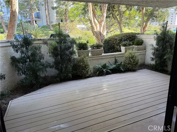 Newport Beach, CA 92663,950 Cagney LN 106
