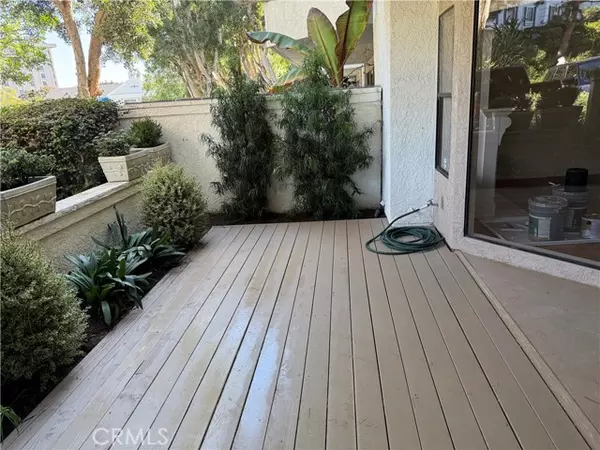Newport Beach, CA 92663,950 Cagney LN 106