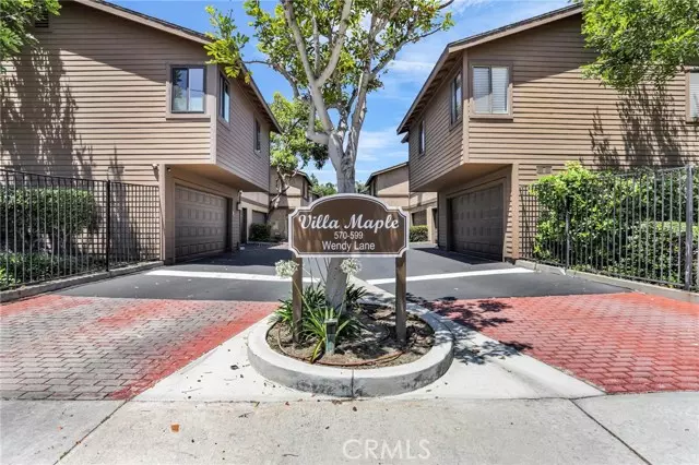 579 Wendy LN, Costa Mesa, CA 92627