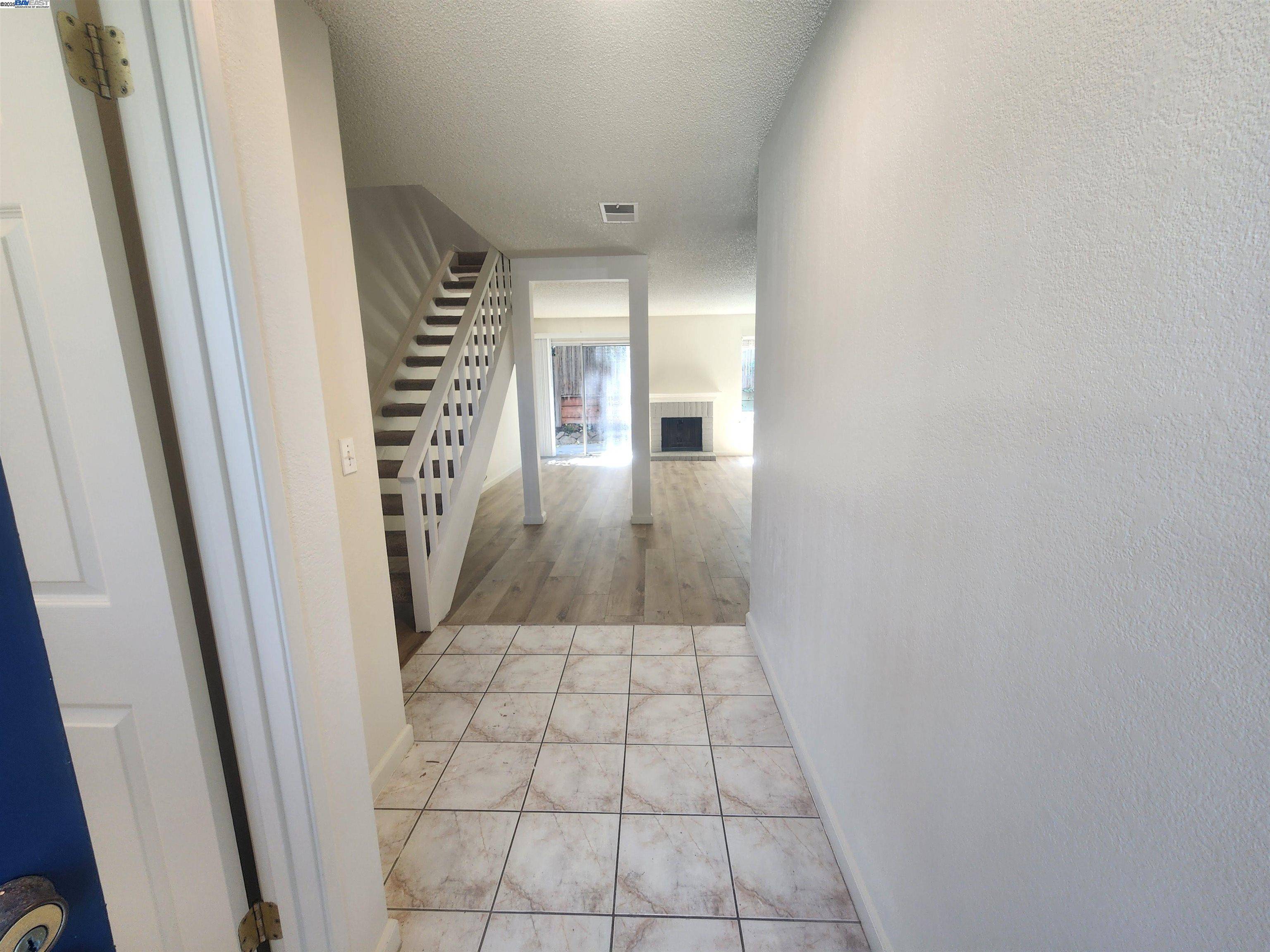 Dublin, CA 94568-2256,Silvertree Ln