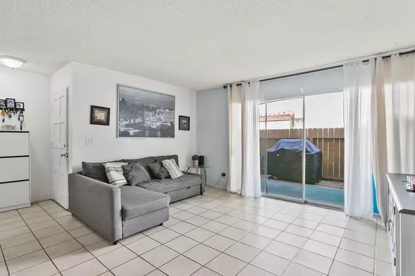 Santa Ana, CA 92704,2521 W Sunflower AVE R1