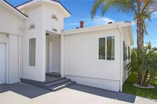 Tustin, CA 92782,13782 Ridge Crest Circle 2