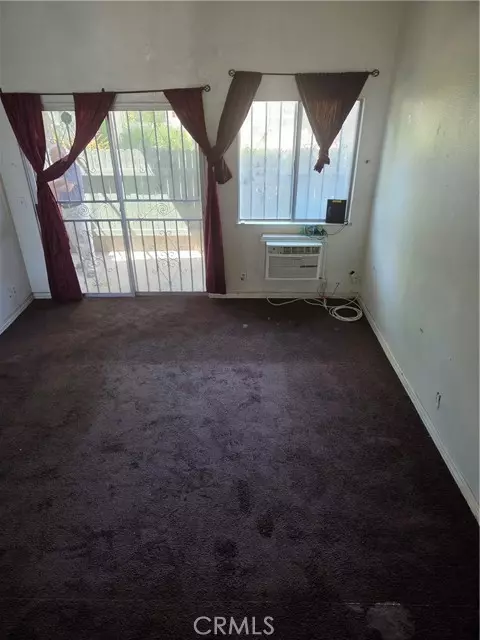 Santa Ana, CA 92703,627 N Bristol ST 34