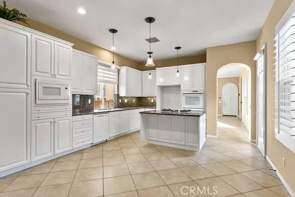 Irvine, CA 92602,63 Rockport