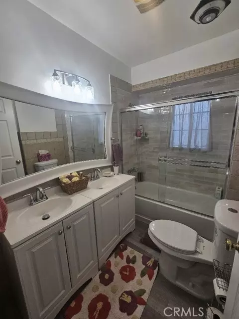 South Gate, CA 90280,8686 San Juan AVE