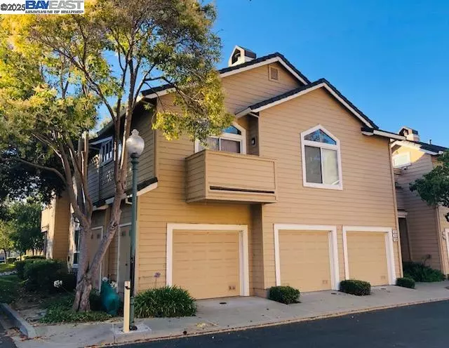 Fremont, CA 94555,5239 Tacoma Cmn