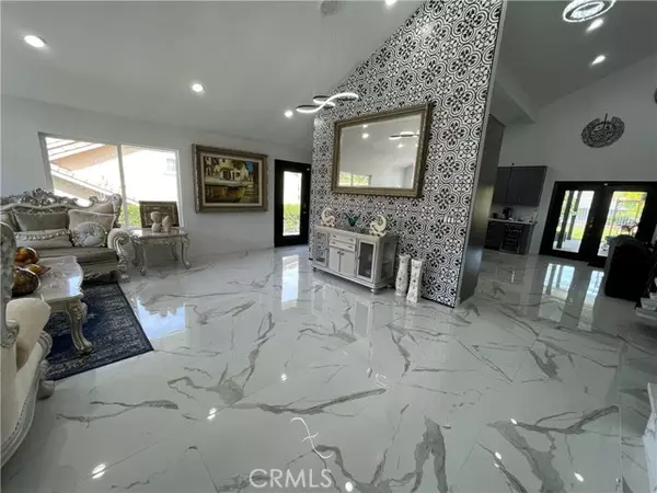 Anaheim Hills, CA 92807,660 S Covered Wagon