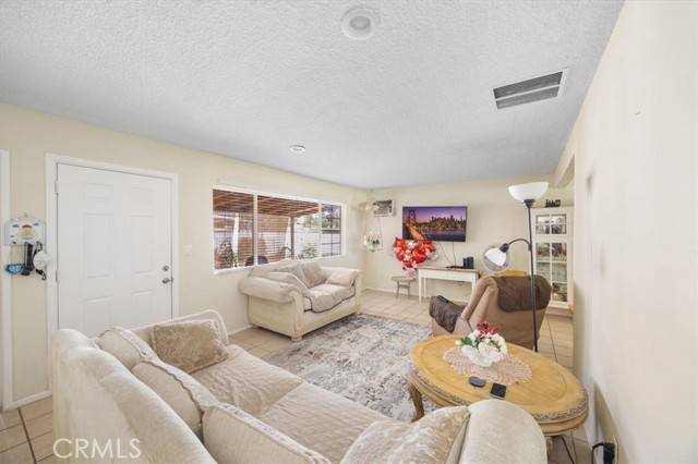 San Jacinto, CA 92583,243 Idyllwild DR