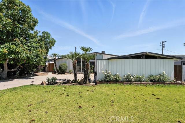 Corona, CA 92882,951 W Olive ST