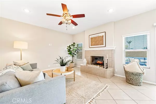 Huntington Beach, CA 92648,18202 Foss LN