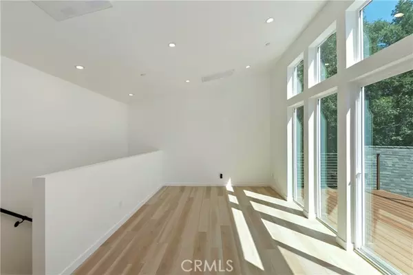 Twin Peaks, CA 92391,441 Oriole DR 1