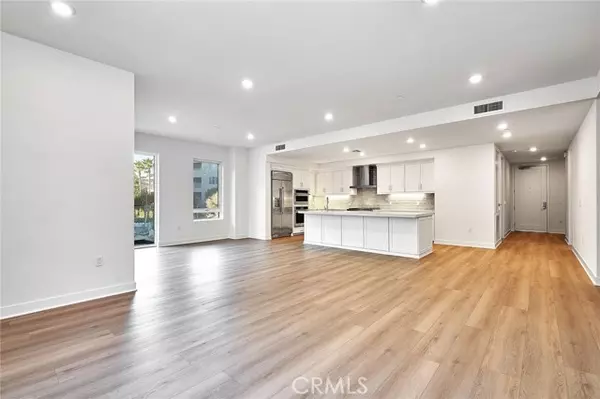Irvine, CA 92612,3201 Rivington