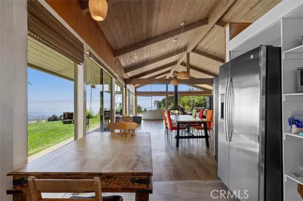 Rancho Palos Verdes, CA 90275,3111 Deluna DR