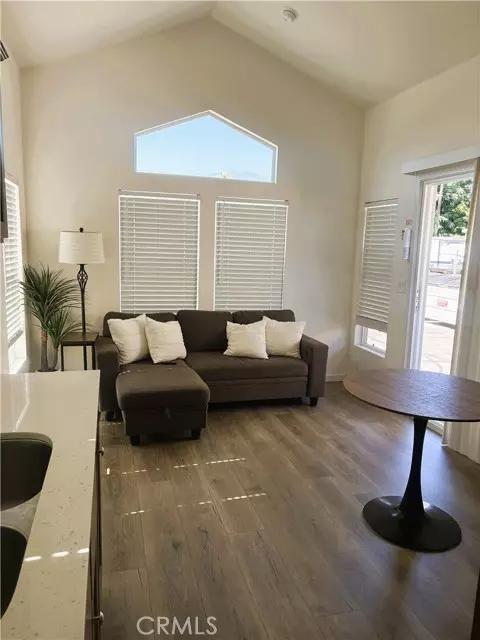 Monrovia, CA 91016,2548 Peck RD 9