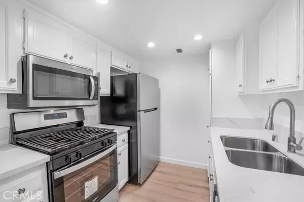 Calabasas, CA 91302,4201 Las Virgenes RD 220