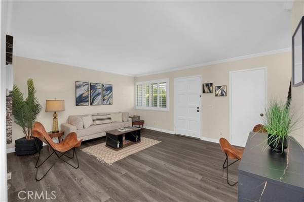 1047 E Huntington DR D, Monrovia, CA 91016