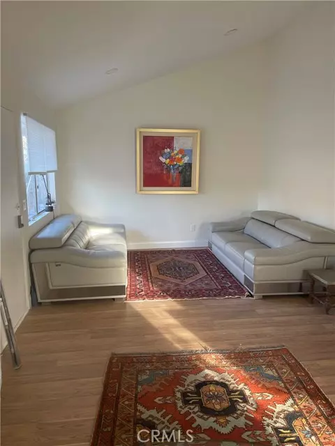 Tustin, CA 92780,1192 Mitchell 7