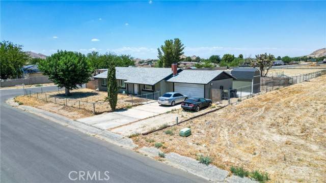 15805 Newmont AVE, Lancaster, CA 93535
